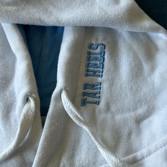 University of North Carolina sweatshirt - Picture 3 of 4